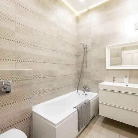 Luxury Quentin 3 Bedrm, 2 Bathrm * 부다페스트