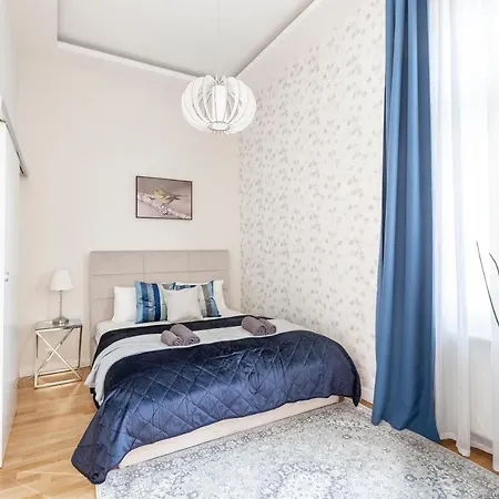 Luxury Quentin 3 Bedrm, 2 Bathrm Apartment