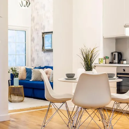 Luxury Quentin 3 Bedrm, 2 Bathrm * Budapest