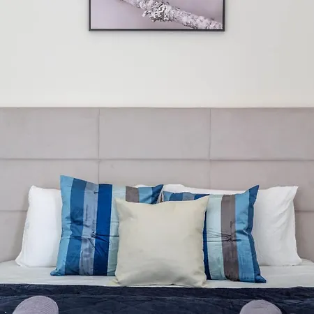 Luxury Quentin 3 Bedrm, 2 Bathrm Daire