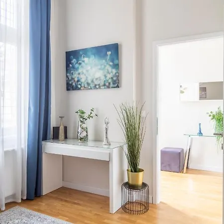 Daire Luxury Quentin 3 Bedrm, 2 Bathrm Budapeşte