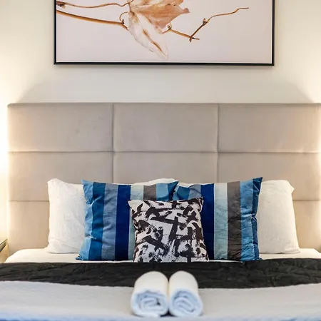 Luxury Quentin 3 Bedrm, 2 Bathrm Appartamento