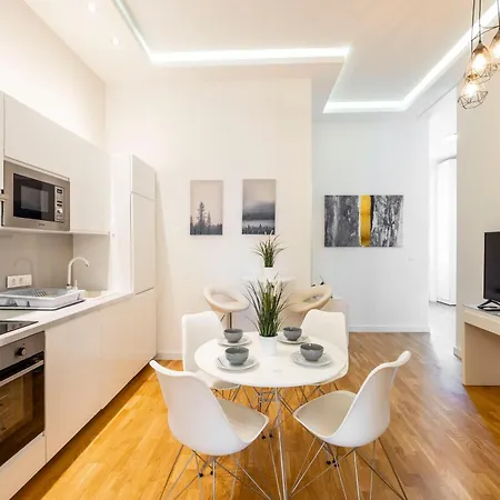 Luxury Quentin 3 Bedrm, 2 Bathrm Appartamento Budapest