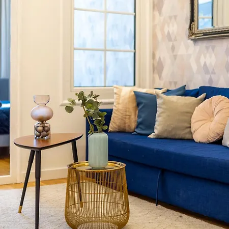 Luxury Quentin 3 Bedrm, 2 Bathrm Daire