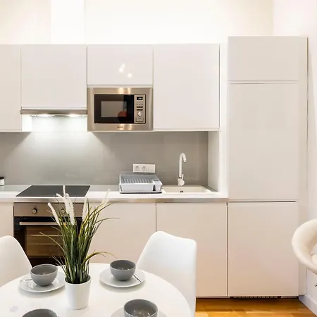 Daire Luxury Quentin 3 Bedrm, 2 Bathrm Budapeşte