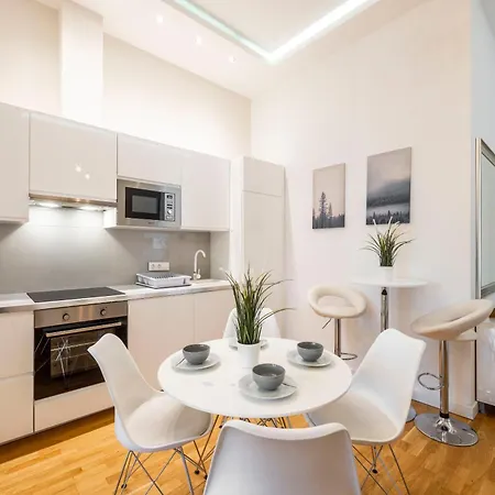 Luxury Quentin 3 Bedrm, 2 Bathrm Appartamento *