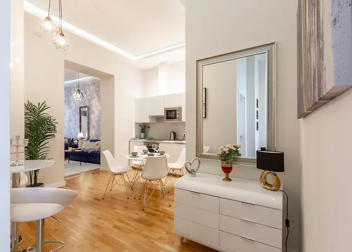 Luxury Quentin 3 Bedrm, 2 Bathrm דירה