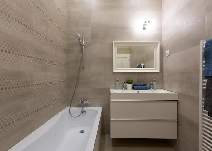 Luxury Quentin 3 Bedrm, 2 Bathrm