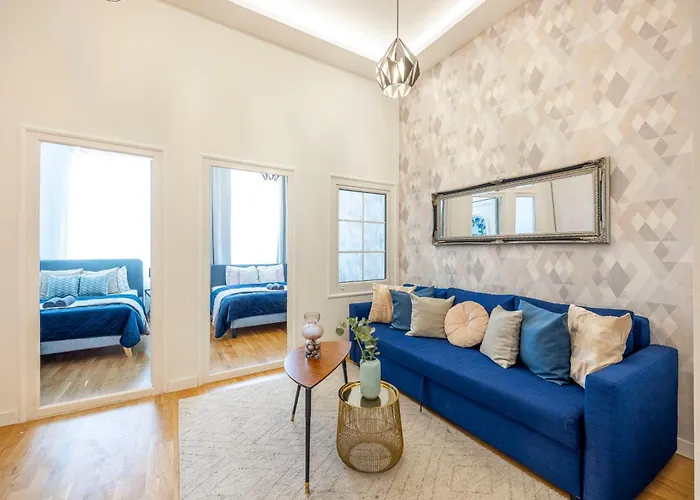 Luxury Quentin 3 Bedrm, 2 Bathrm Apartment