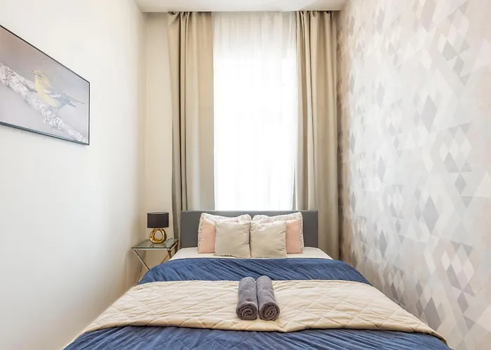 Luxury Quentin 3 Bedrm, 2 Bathrm דירה *