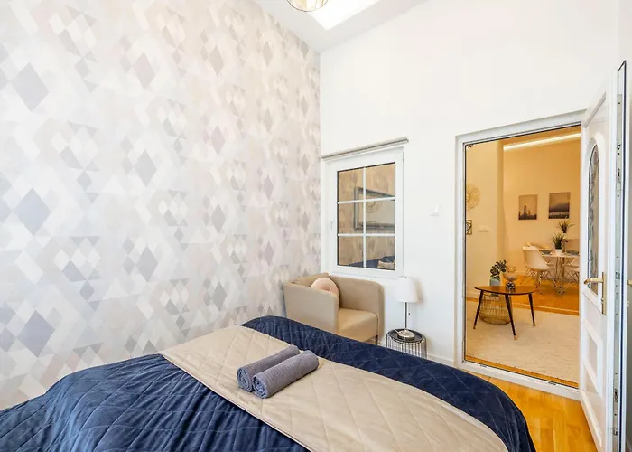 Luxury Quentin 3 Bedrm, 2 Bathrm בודפשט