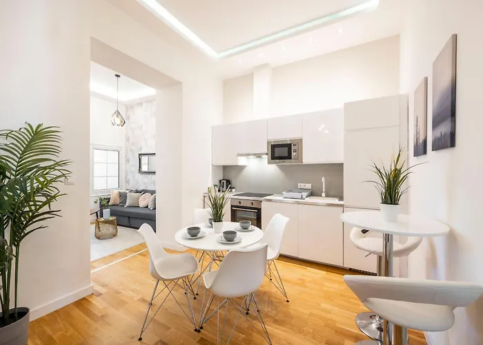 Luxury Quentin 3 Bedrm, 2 Bathrm בודפשט